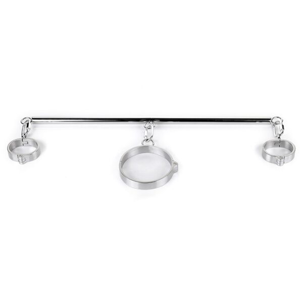 Metāla verdzība ar važām uz kakla, plaukstu locītavām